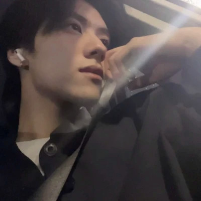2025新款好看的头像男