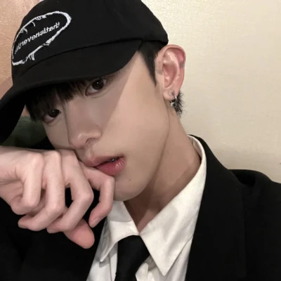 2025新款头像男的个性