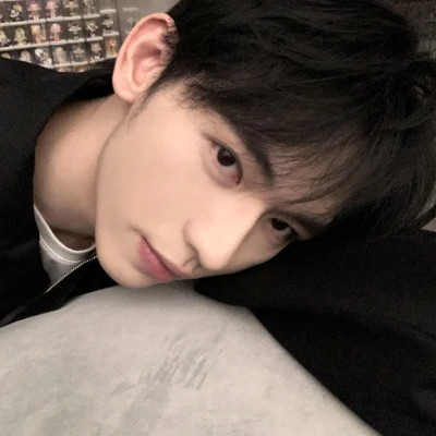 2025新款头像男的个性