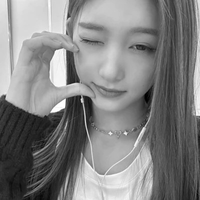 2025新款头像女黑白