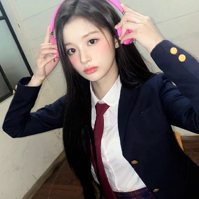 2025年新款女生微信头像图片