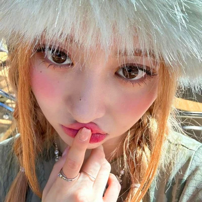 2025年新款女生微信头像图片
