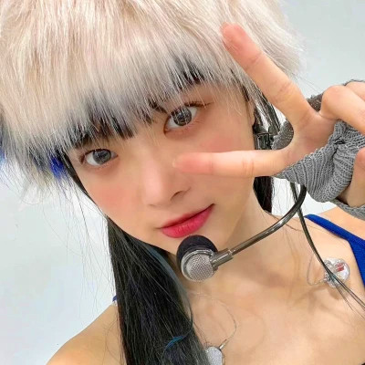 2025年新款女生微信头像图片