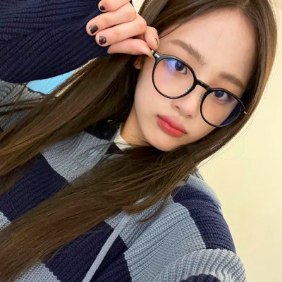 2025年新款女生微信头像图片