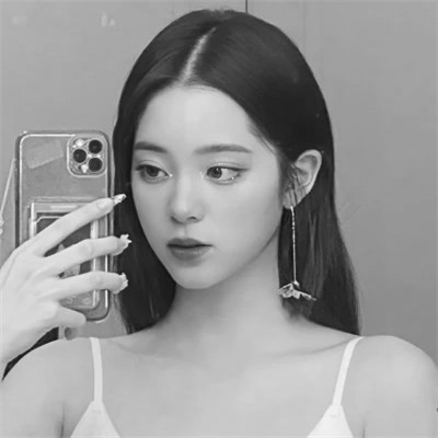 黑白色系的女生头像真人高清