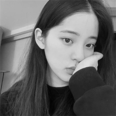 黑白色系的女生头像真人高清
