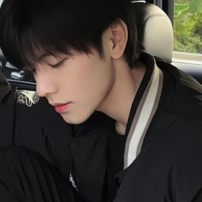 2025最好看最潮流男生头像图片
