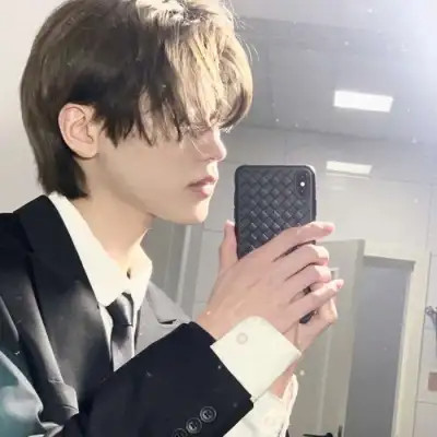 2025最好看最潮流男生头像图片