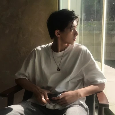 2025超酷超潮的男生头像图片