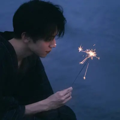 2025流行微信头像最新款图片男生