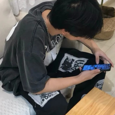 2025流行微信头像最新款图片男生