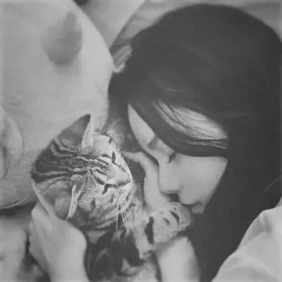 黑白系女生抱猫头像真人图片