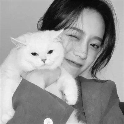 黑白系女生抱猫头像真人图片