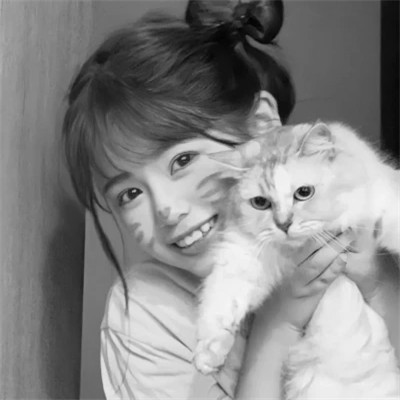 黑白系女生抱猫头像真人图片