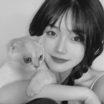 黑白系女生抱猫头像真人图片
