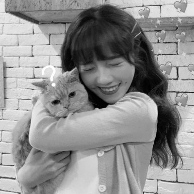 黑白系女生抱猫头像真人图片