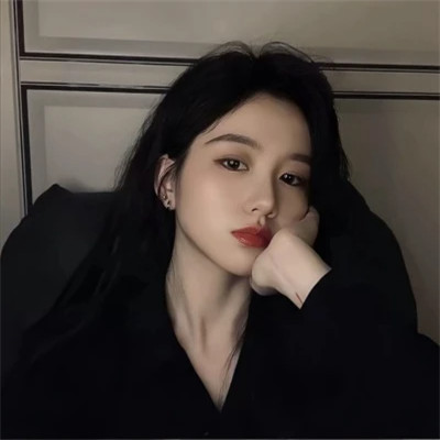 2025流行干净气质头像女生图片