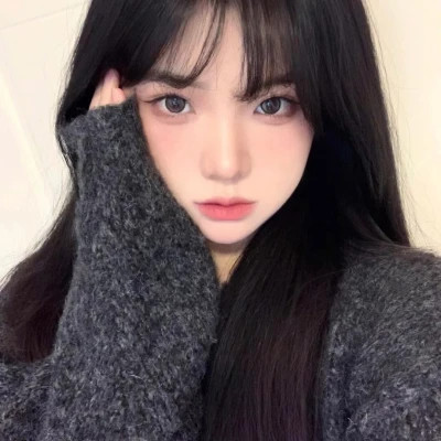 2025流行干净气质头像女生图片