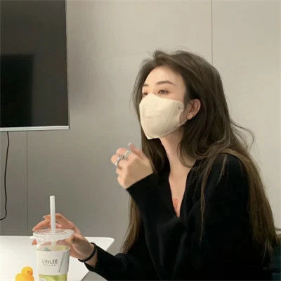 2025流行干净气质头像女生图片