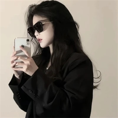 2025流行干净气质头像女生图片