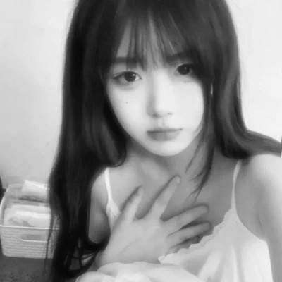 2025美女图片头像黑白