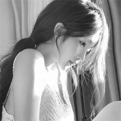黑白头像图片2025最火爆女新款