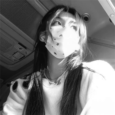 黑白头像图片2025最火爆女新款