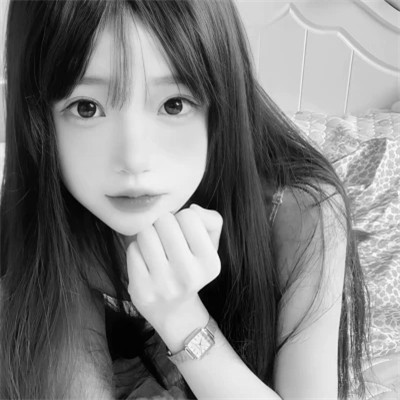黑白头像图片2025最火爆女新款