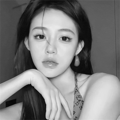 黑白头像图片2025最火爆女新款