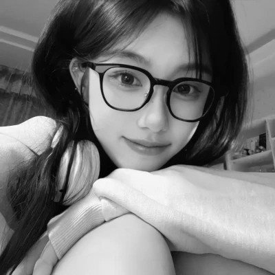 黑白头像图片2025最火爆女新款