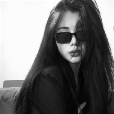 气质微信头像女生黑白