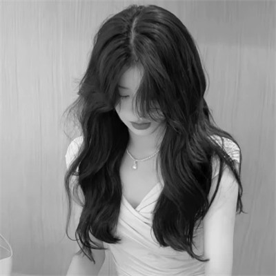 气质微信头像女生黑白
