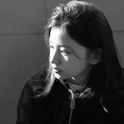 气质微信头像女生黑白