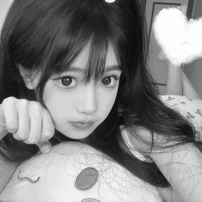 气质微信头像女生黑白