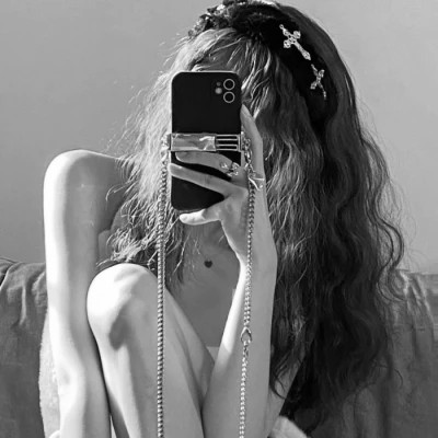 气质微信头像女生黑白