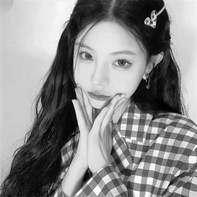 气质微信头像女生黑白