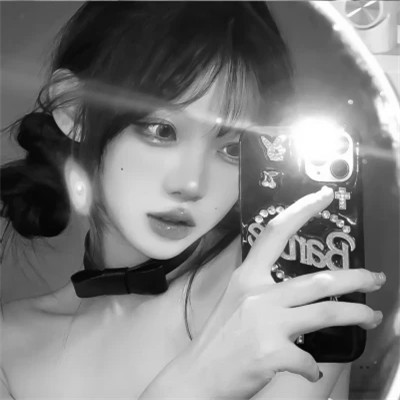 气质微信头像女生黑白