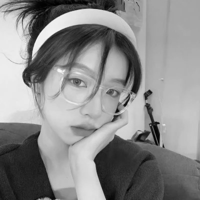 气质微信头像女生黑白