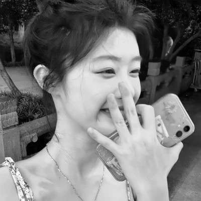 气质微信头像女生黑白