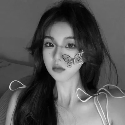 高清好看的黑白女生头像