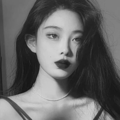 高清好看的黑白女生头像