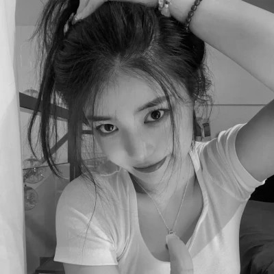 高清好看的黑白女生头像