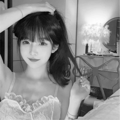 2025新款女黑白头像