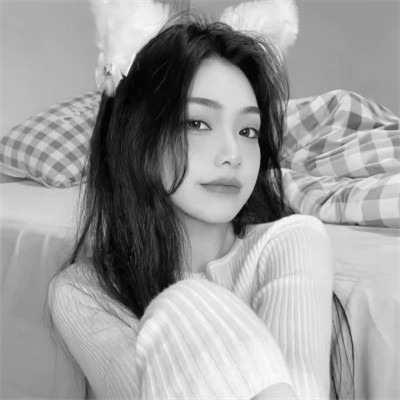 2025新款女黑白头像