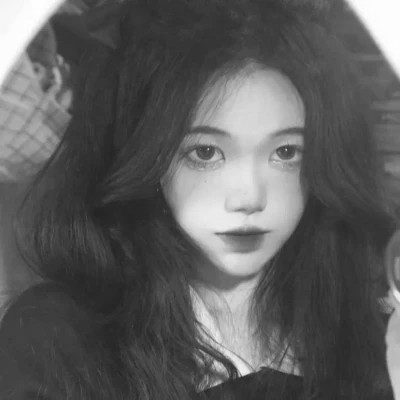 2025新款女黑白头像
