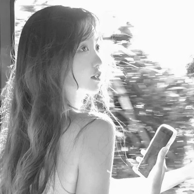 2025新款女黑白头像