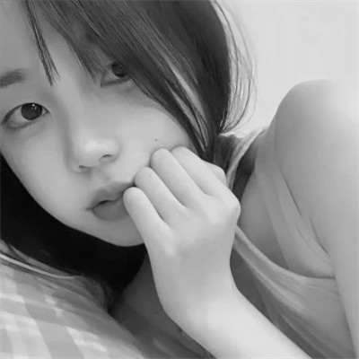 2025新款女黑白头像