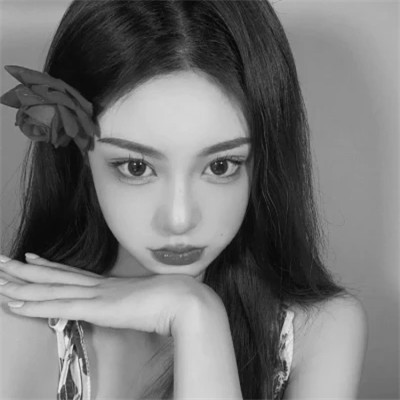 2025新款女黑白头像
