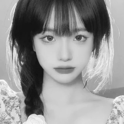 2025新款女黑白头像