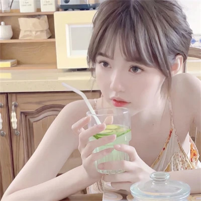 微信头像图片2025女生真人
